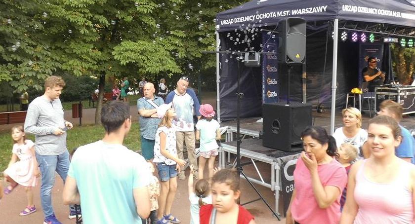 Tańce, flagi i stracona kamizelka