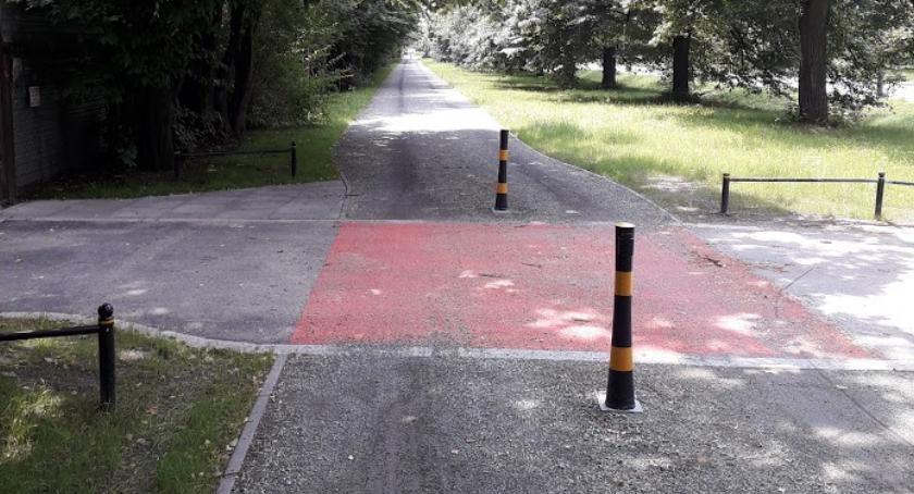 Rowerem wzdłuż Żwirki i Wigury 