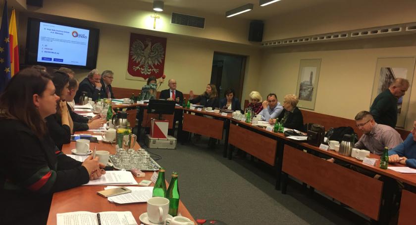 Koalicja nie pozwala pracować w komisjach