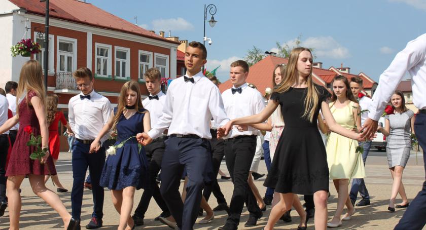 Zatańczą Poloneza na ulicach Ochoty