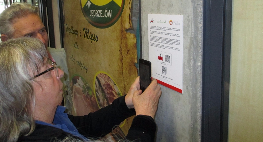 Tabliczki QR na Zieleniaku  