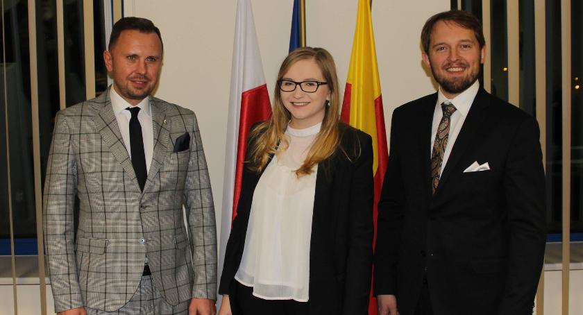 Stabilna koalicja i młody zarząd