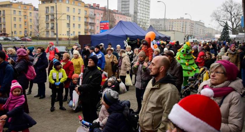 Opłatek na Zieleniaku czyli żywa choinka i niedźwiedź polarny 