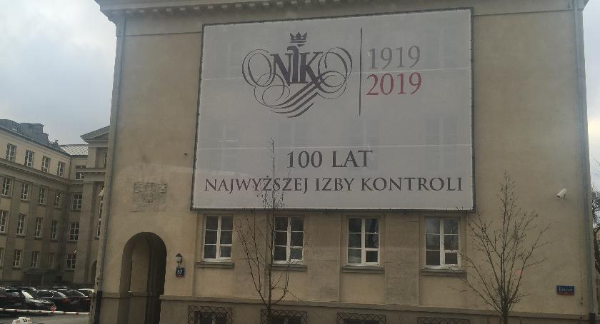 Obchody stulecia NIK są legalne