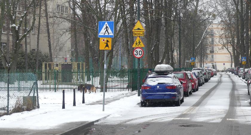 Nie blokujmy ulic dojazdowych do naszych szkół!