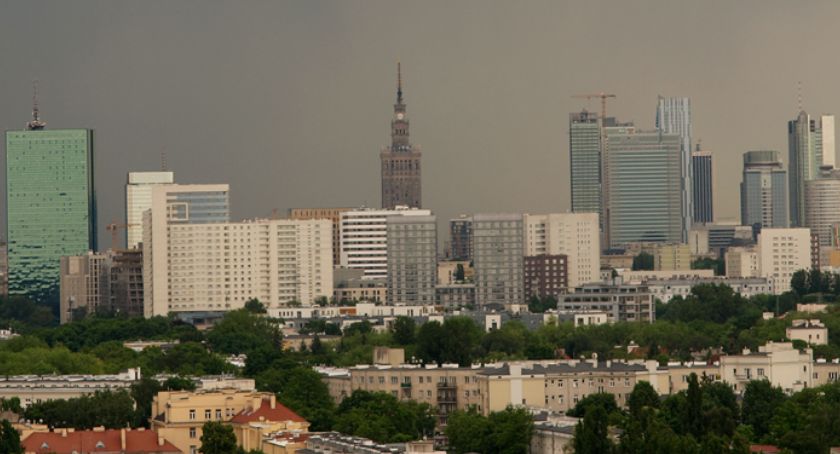 Suń się, Warszawiaku, na twoje miejsce czeka tłum cwaniaków