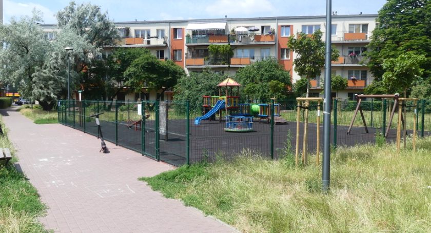 Śmierdzący placyk zabaw
