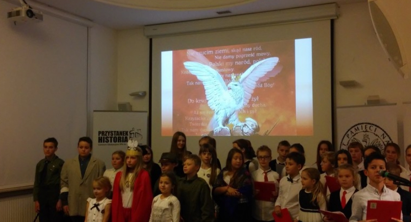 Święto Niepodległości w inscenizacji uczniów SP 97 