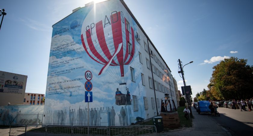W rocznicę śmierci Franciszka Hynka odsłonięto nowy mural