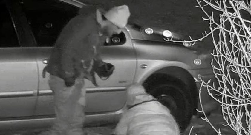 Policja szuka złodziei torebki