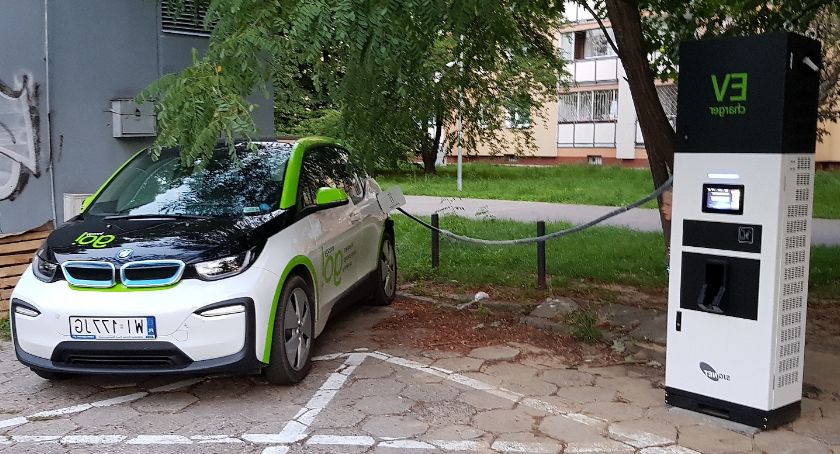 Będą nowe stacje ładowania pojazdów elektrycznych na Ochocie i Włochach.