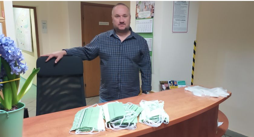 Pomagamy jak możemy. Szyjemy maseczki dla OPS Ochota