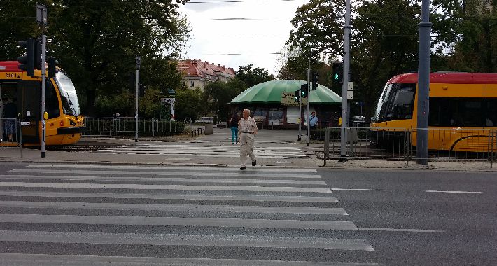Torowiska przy Barskiej ze światłami 