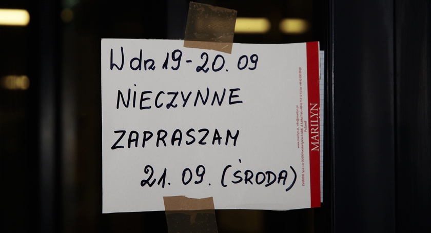 Nieustająco zamknięte...