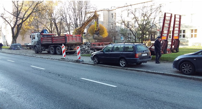 Budowa parkingu przy Białobrzeskiej