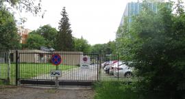 Parking na rogu ulic Pawińskiego i Trojdena