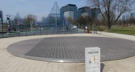 Park Zachodni - z kawy przy placu zabaw nici