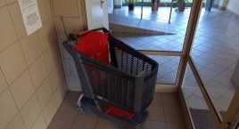 Wózki na zakupy w budynkach