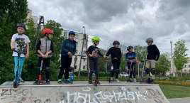 Nauka jazdy na hulajnogach