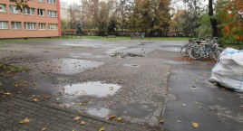 Kiedy z Ochockich podwórek zniknie asfalt? 