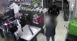 Uderzył pracownicę sklepu w twarz