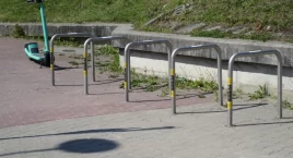 Stojaki na rowery w dziwnych miejscach