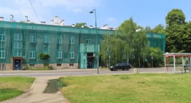 Budynek przy ulicy Adolfa Pawińskiego 2 ogacony