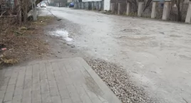 Ulica Lirowa - niedogodności dla pieszych i kierowców