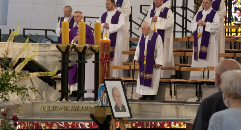 Uroczystości pogrzebowe były piękne. Zmarł o. Ryszard Plezia [ZDJĘCIA]
