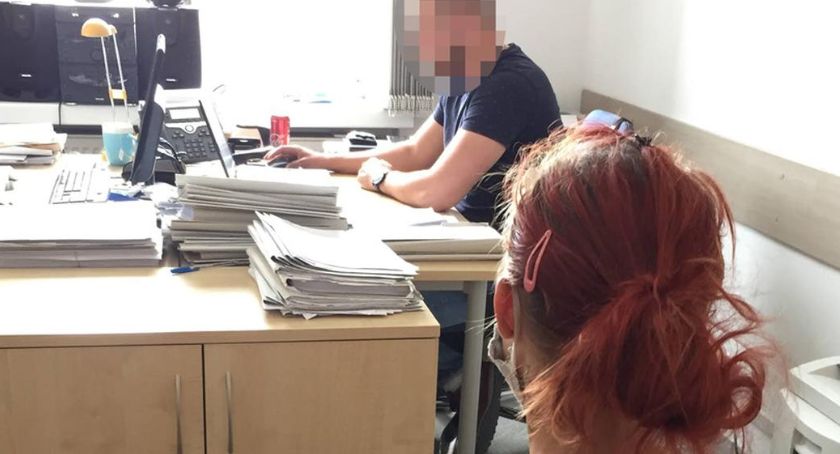 Niosła dziecko, ale i tak się naćpała - ul. Jadźwingów