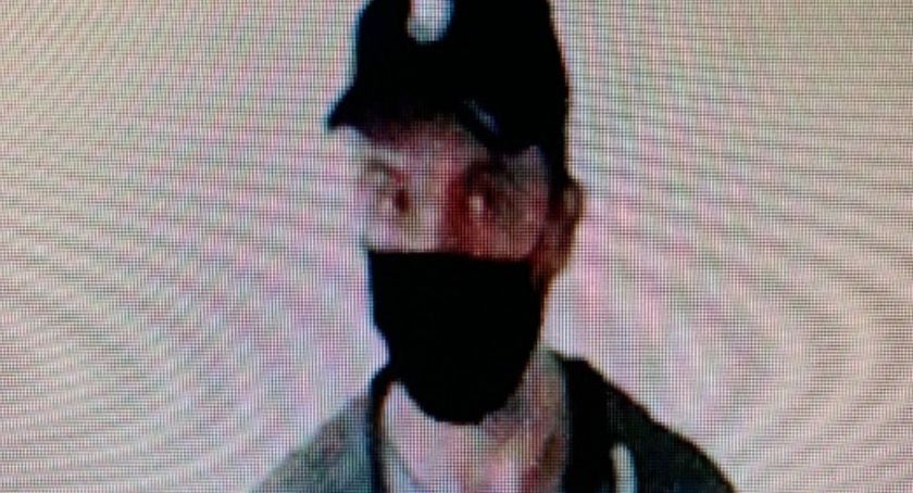 Na Mokotowie miała miejsce kradzież roweru z fotelikiem. Policjanci poszukują