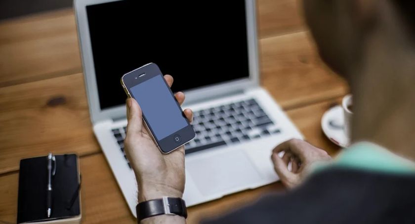 Czy strona internetowa Twojej firmy spełnia wymogi „Mobile First”? Sprawdź, czego Google wymaga od witryn www