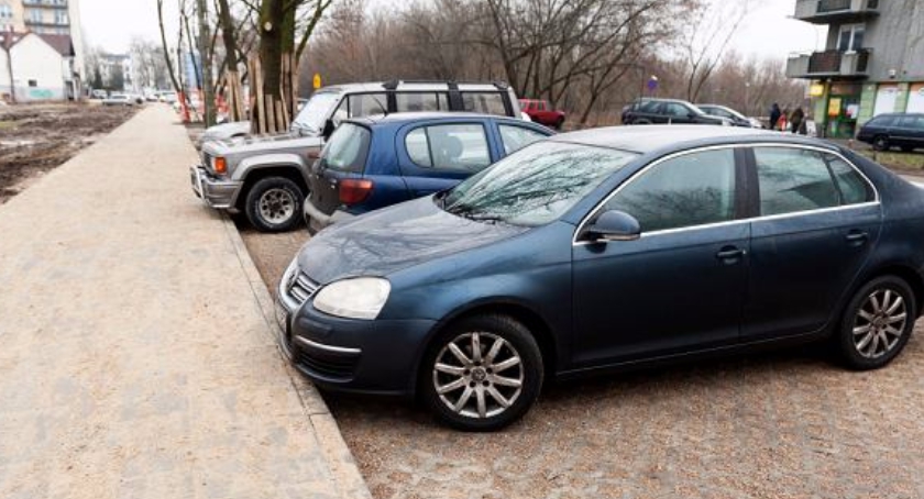 Nowy parking na Bartyckiej obok Kopca Powstania Warszawskiego został zrealizowany