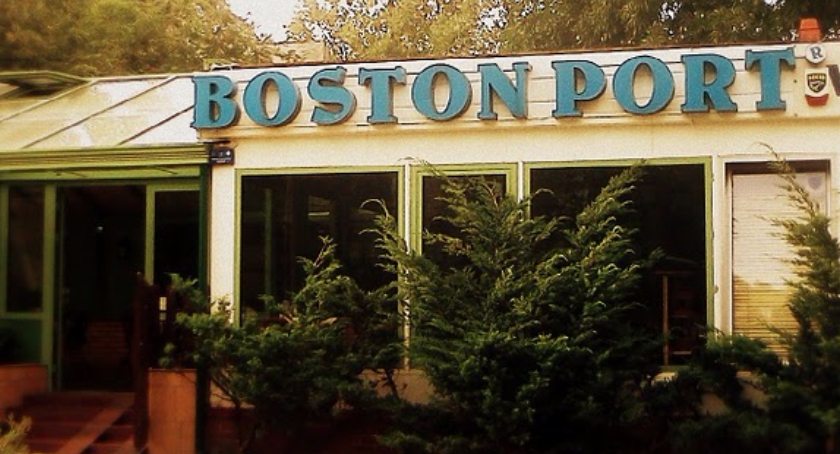 Kultowa knajpa rybna „Boston Port” nie zginęła i nie zginie! Po Okolskiej 2 jest Merliniego 4