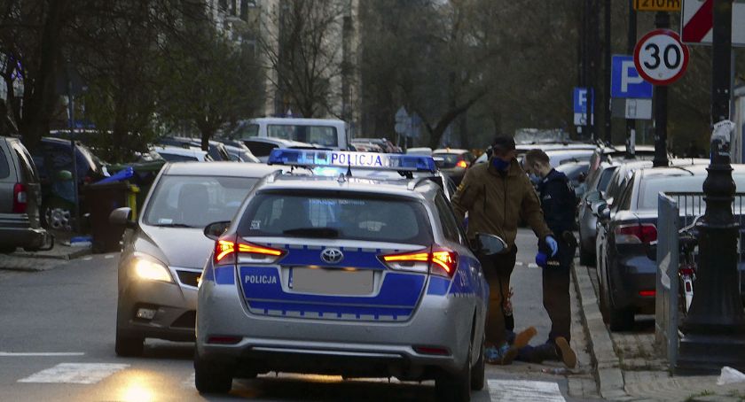 Policyjna akcja na ulicy Narbutta przy Sandomierskiej