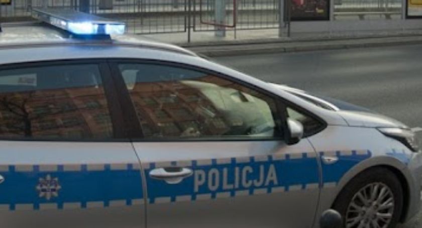 Nagi skakał po autach przy ul. Racławickiej 