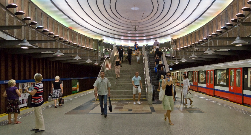 Metro do Mordoru? Czemu nie... To propozycja na tyle rewolucyjna, co i rozsądna. 