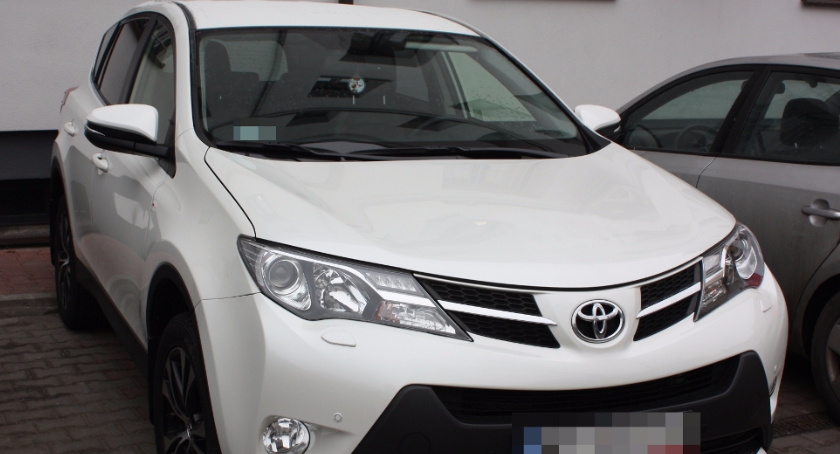 Wziął toyotę RAV4 w leasingu, nie płacił rat, nie chciał oddać auta, teraz pójdzie siedzieć?