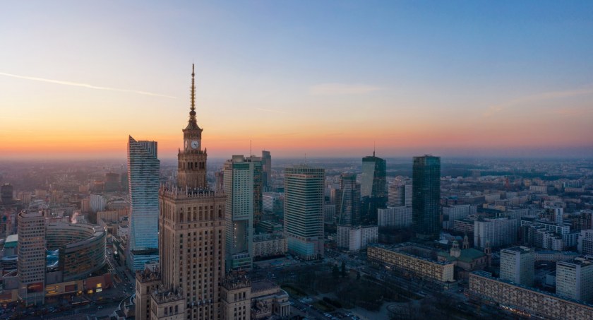 Zastanawiasz się nad zakupem mieszkania w Warszawie? Sprawdź, jak kształtują się ceny w stolicy