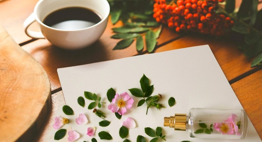 Kawy i perfumy, czyli włam do pawilonu