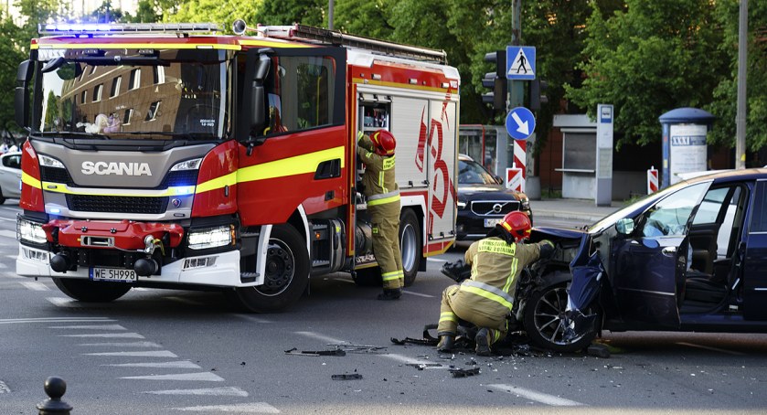 Groźny wypadek na rogu Madalińskiego i Niepodległości