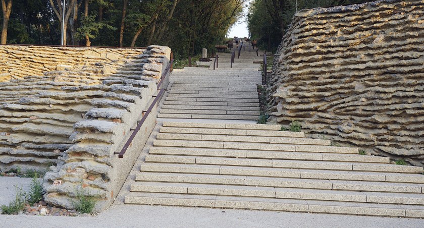 Park Akcji Burza i kopiec Powstania Warszawskiego