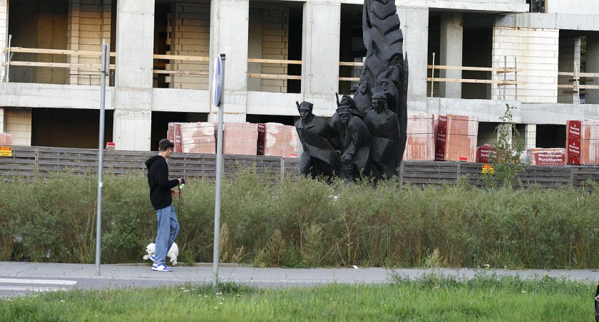 Pomnik Żołnierzy Batalionów Chłopskich i Ludowego Związku Kobiet