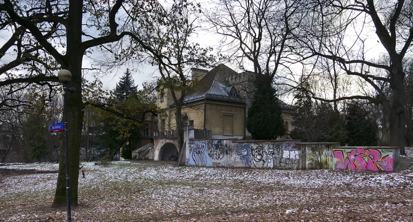 Walka z graffiti na Mokotowie