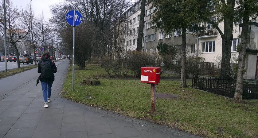 Pocztowy artefakt z ulicy Puławskiej