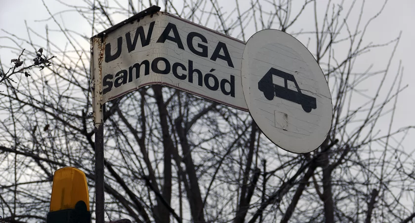 Uwaga samochód