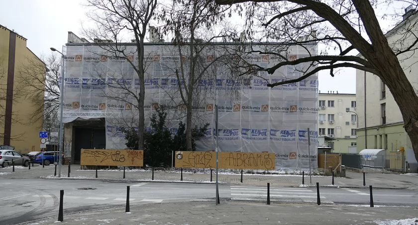 Kamienica z ulicy Stępińskiej 17