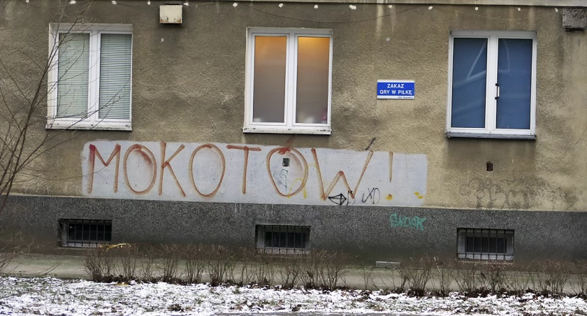 Zakaz grania w piłkę na Mokotowie