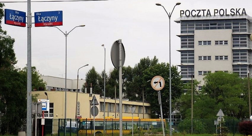 Siedział w areszcie na Służewcu, zbiegł z Poczty Polskiej na ul. Łączyny 8, teraz go szukają