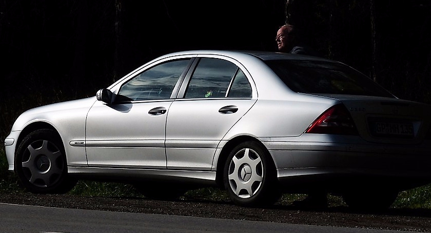 Gnał mercedesem ze Śródmieścia – przez cały Mokotów – do Piaseczna, nim go zatrzymali